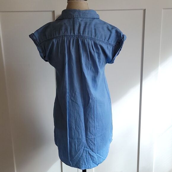 Old Navy Denim Shirt Dress - Picture 6 of 10